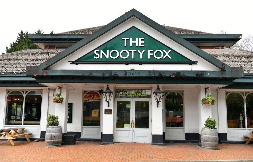 The Snooty Fox, Three Bridges